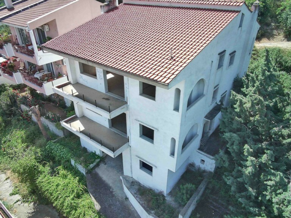 Building In Kavala, Greece (365 M²)