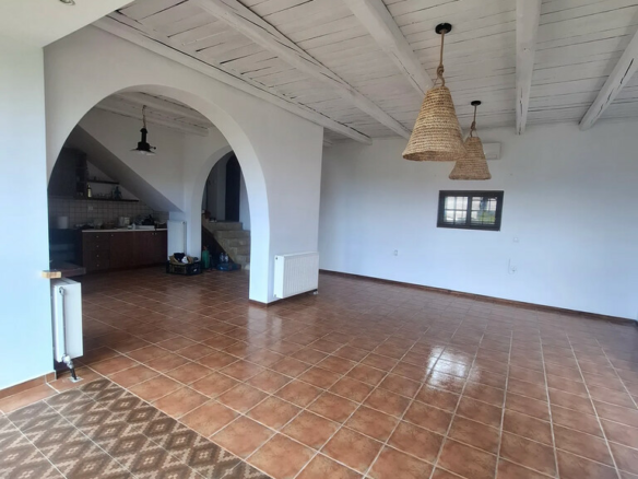 2-bedroom Detached House In Com. Skalas Oropou, Greece (165 M²)