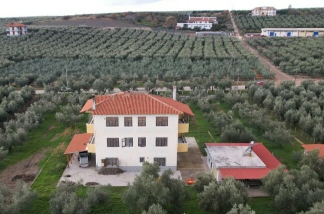 Complex In Poligiros, Greece (320 M²)