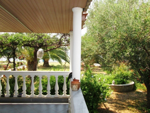 2-bedroom Detached House In Poligiros, Greece (60 M²)