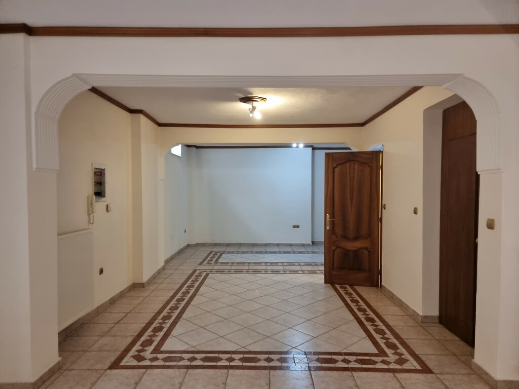 3-bedroom Maisonette In Panorama, Greece (271 M²)