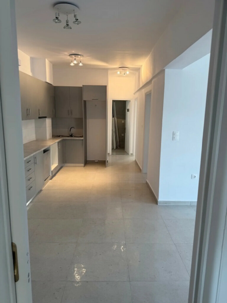 Flat 98 M2 In Alimos, Greece