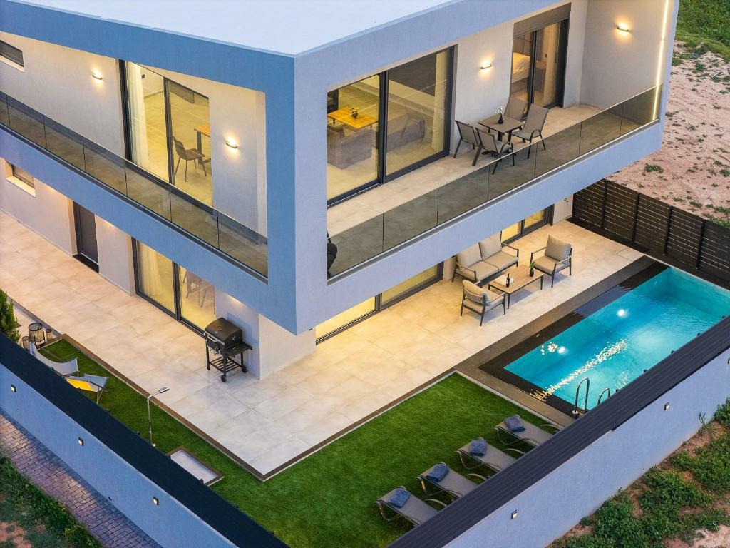 Villa 300 M2 In Gouves, Greece