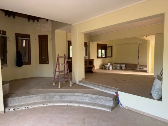 Detached House In Michaniona, Greece (310 M²)