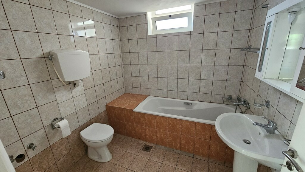 Detached House 247 M2 In Gorgolaini, Greece