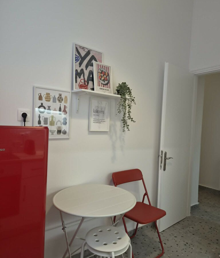 Flat 65 M2 In Kipseli, Greece