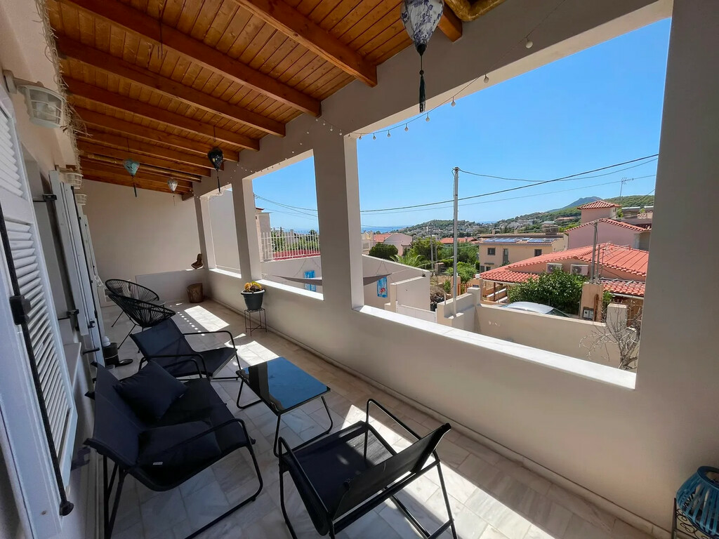 Maisonette In Artemida (loutsa), Greece (250 M²)