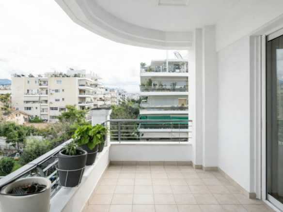 3-bedroom Flat In Alimos, Greece (110 M²)