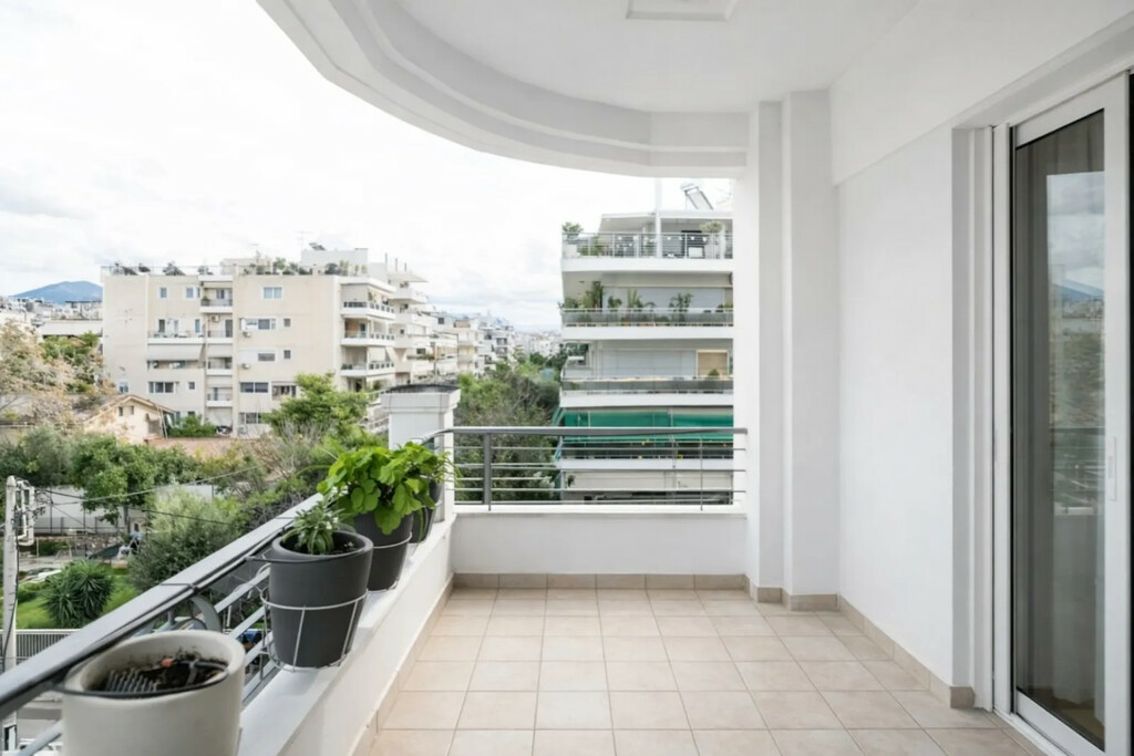 3-bedroom Flat In Alimos, Greece (110 M²)