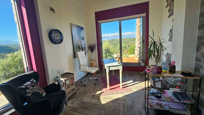 Villa 336 M2 In Vamos, Greece