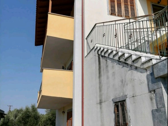 Complex In Poligiros, Greece (320 M²)