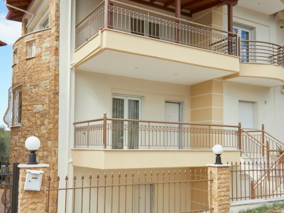 4-bedroom Maisonette In Thermi, Greece (209 M²)