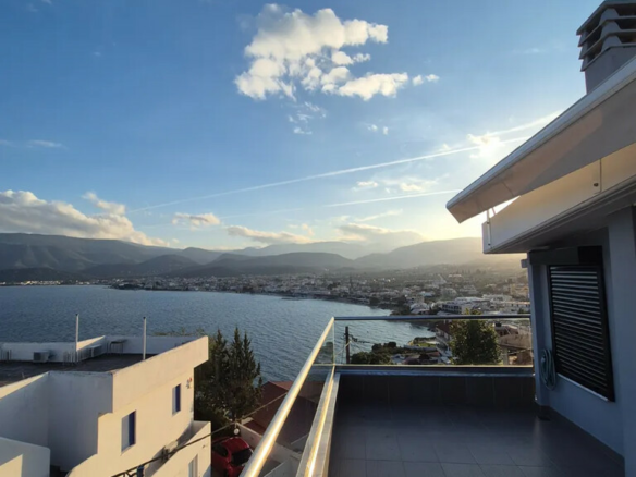 Maisonette 82 M2 In Saronikos, Greece