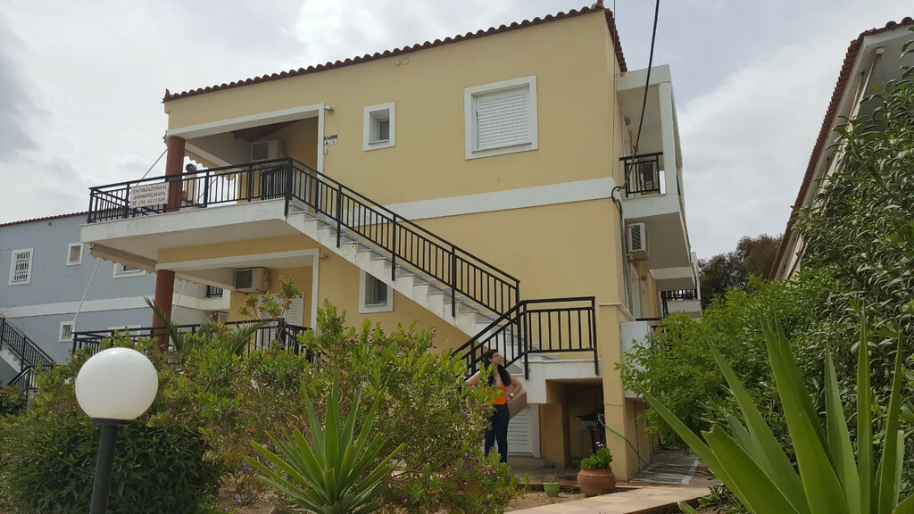 Flat 60 M2 In Saronikos, Greece