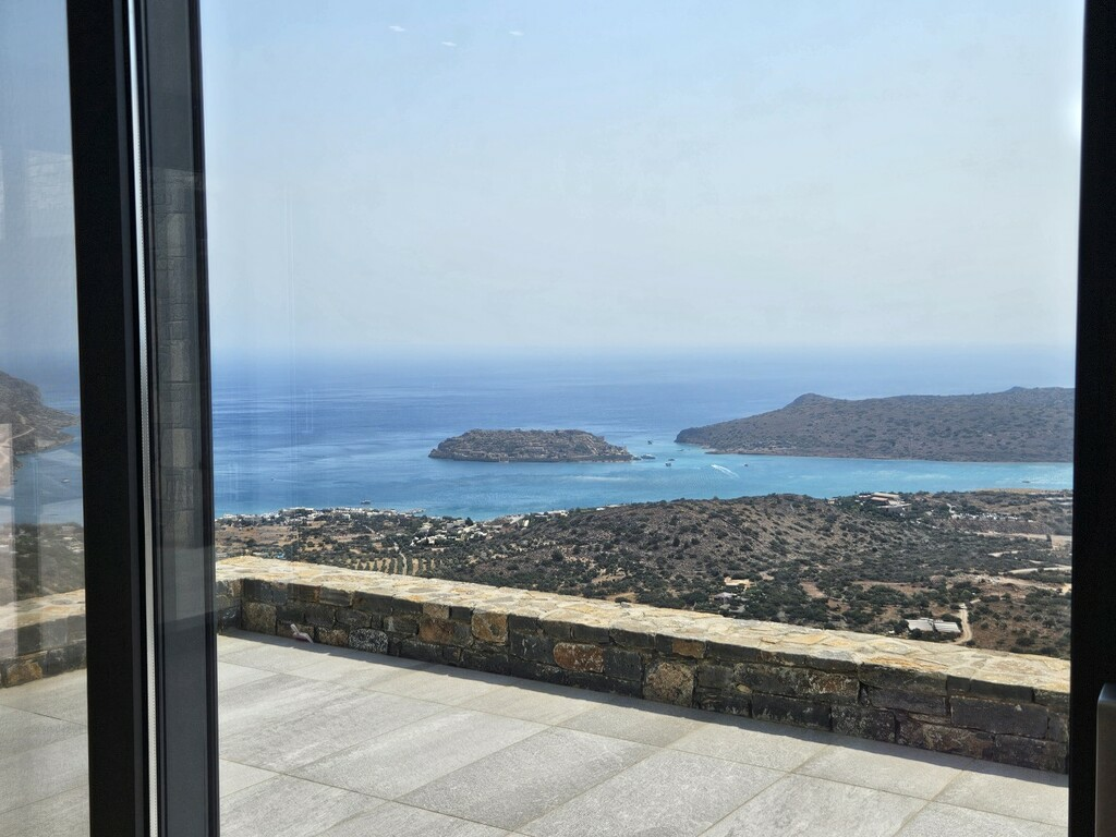 4-bedroom Villa In Agios Nikolaos, Greece (290 M²)
