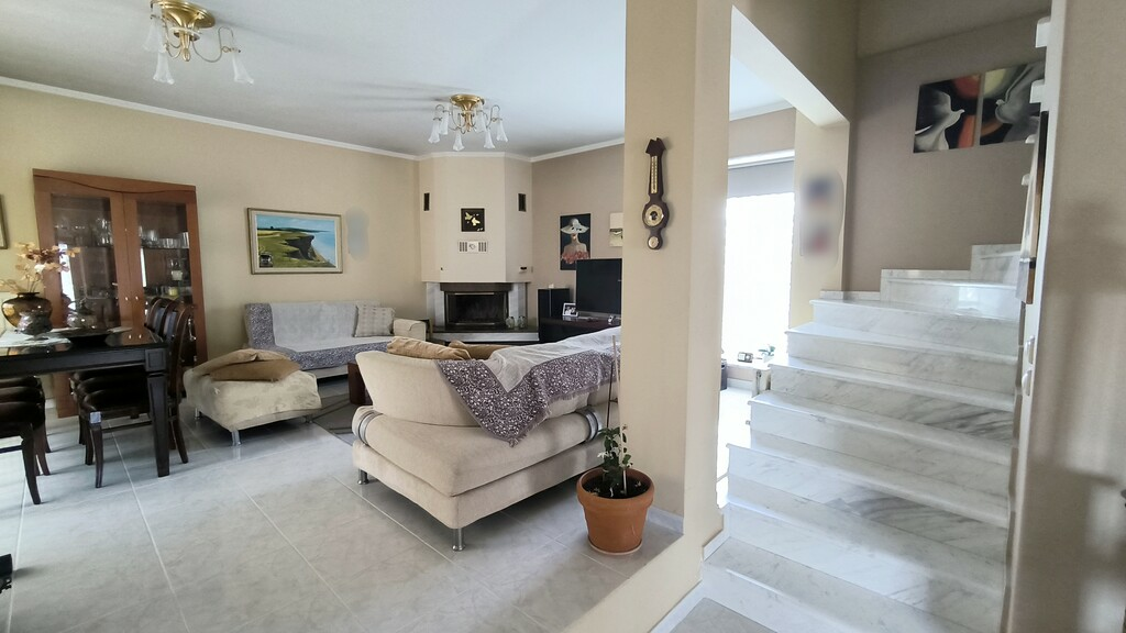 3-bedroom Maisonette In Paralia, Greece (144 M²)