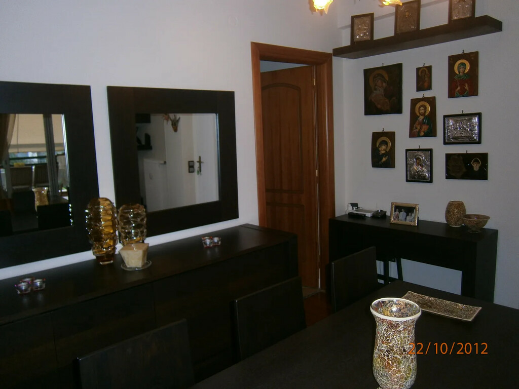Flat 71 M2 In Voula, Greece