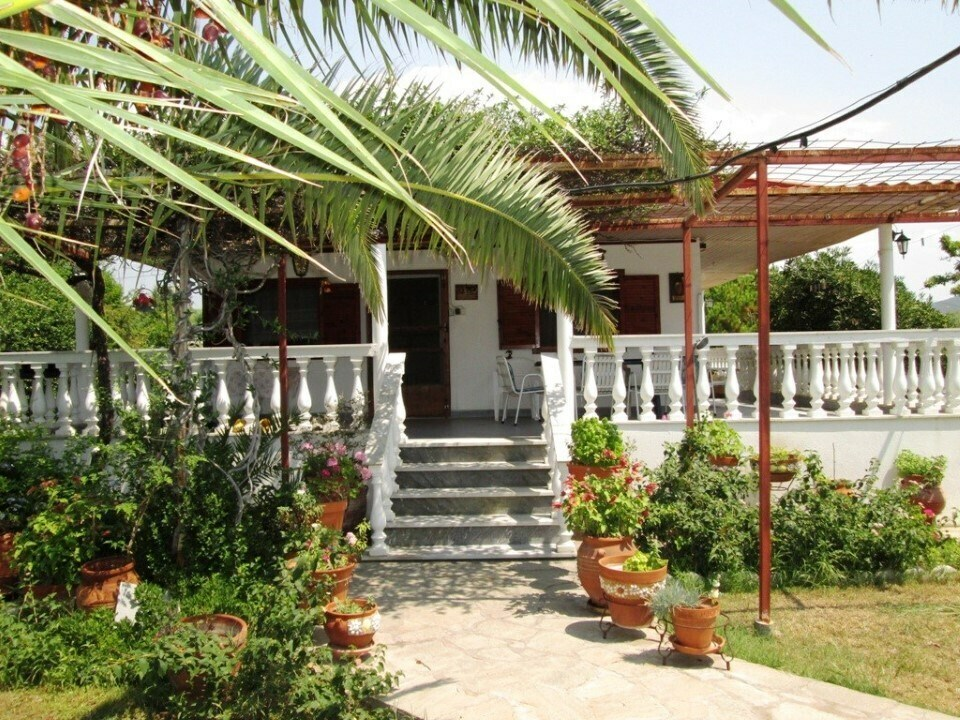 2-bedroom Detached House In Poligiros, Greece (60 M²)