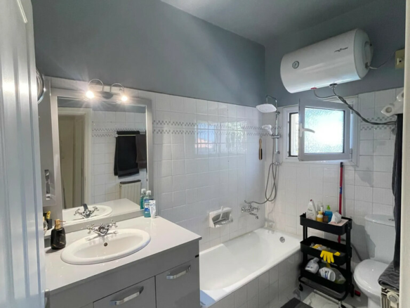 Maisonette In Artemida (loutsa), Greece (250 M²)