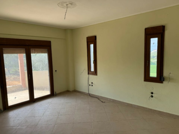 Detached House In Michaniona, Greece (310 M²)