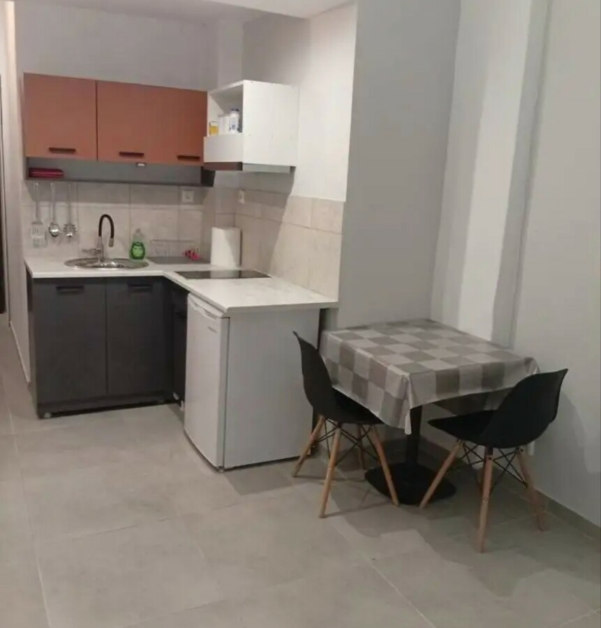 2-bedroom Flat In Center Of Thessaloniki, Greece (60 M²)