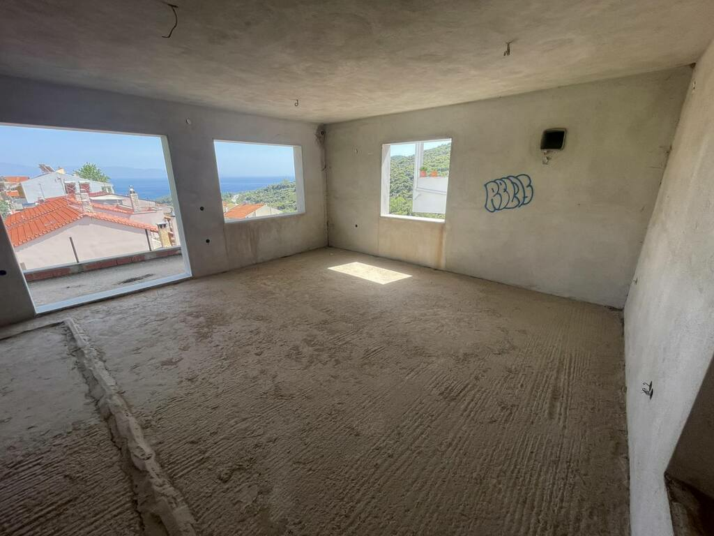 Building In Kavala, Greece (365 M²)