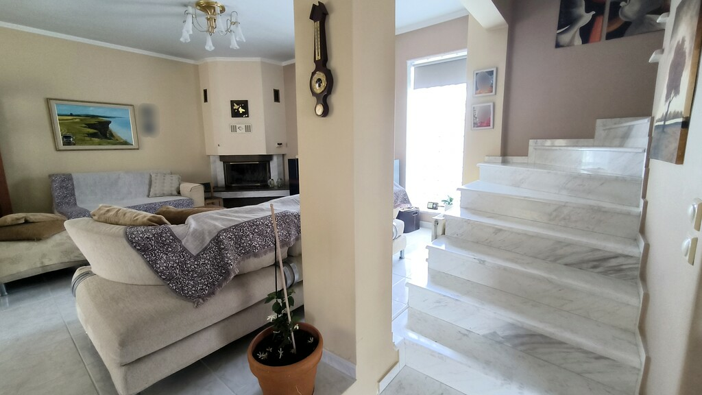 3-bedroom Maisonette In Paralia, Greece (144 M²)