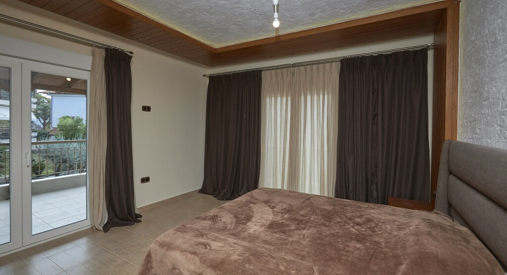 4-bedroom Maisonette In Thermi, Greece (209 M²)