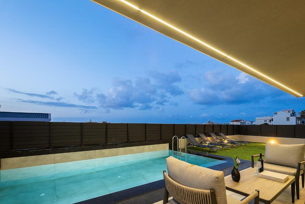 Villa 300 M2 In Gouves, Greece