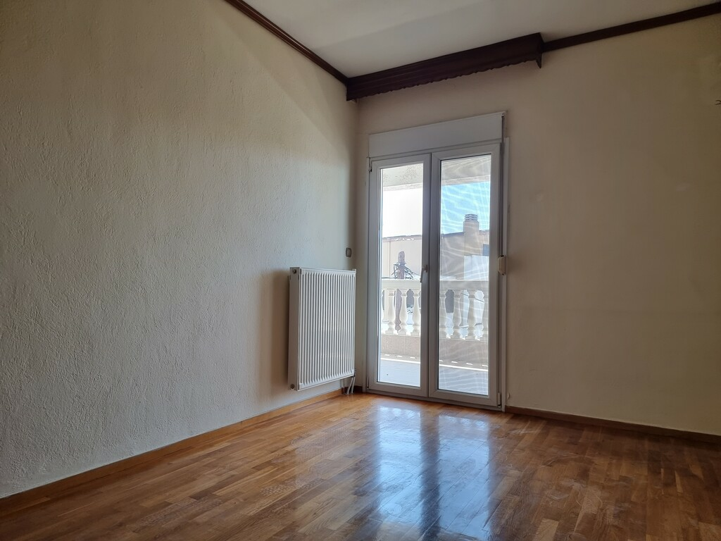 3-bedroom Maisonette In Panorama, Greece (271 M²)
