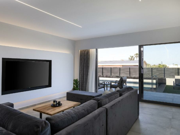 Villa 300 M2 In Gouves, Greece