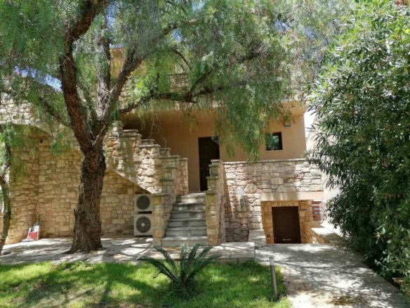 3-bedroom Villa In Loutraki-perachora, Greece (300 M²)