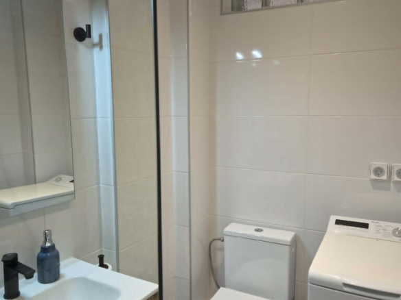Flat 65 M2 In Kipseli, Greece