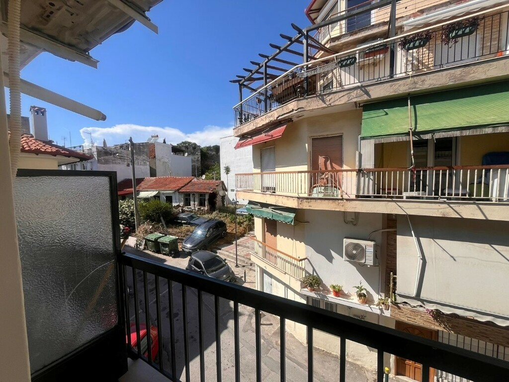 Flat 33 M2 In Ano Poli, Greece