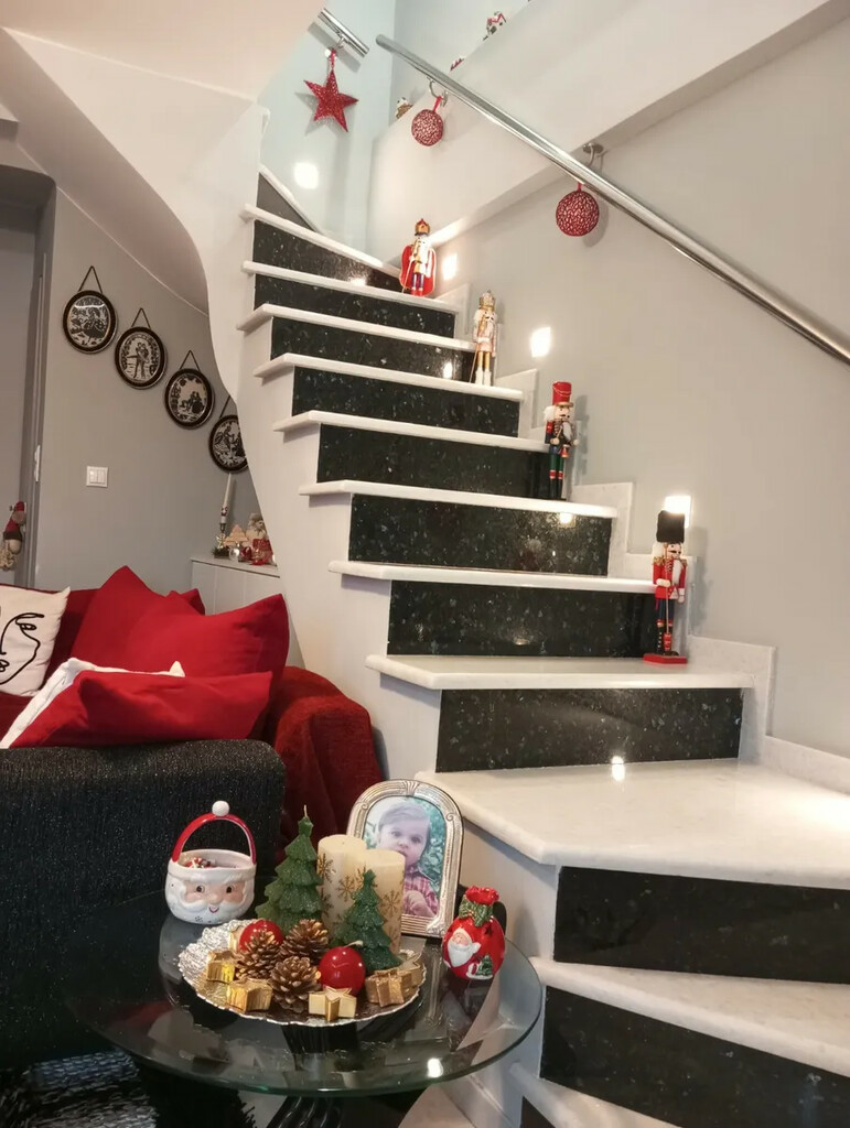 Maisonette 82 M2 In Saronikos, Greece