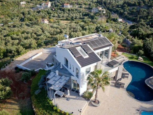 Villa 336 M2 In Vamos, Greece