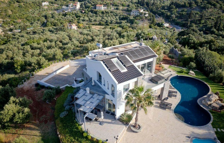 Villa 336 M2 In Vamos, Greece