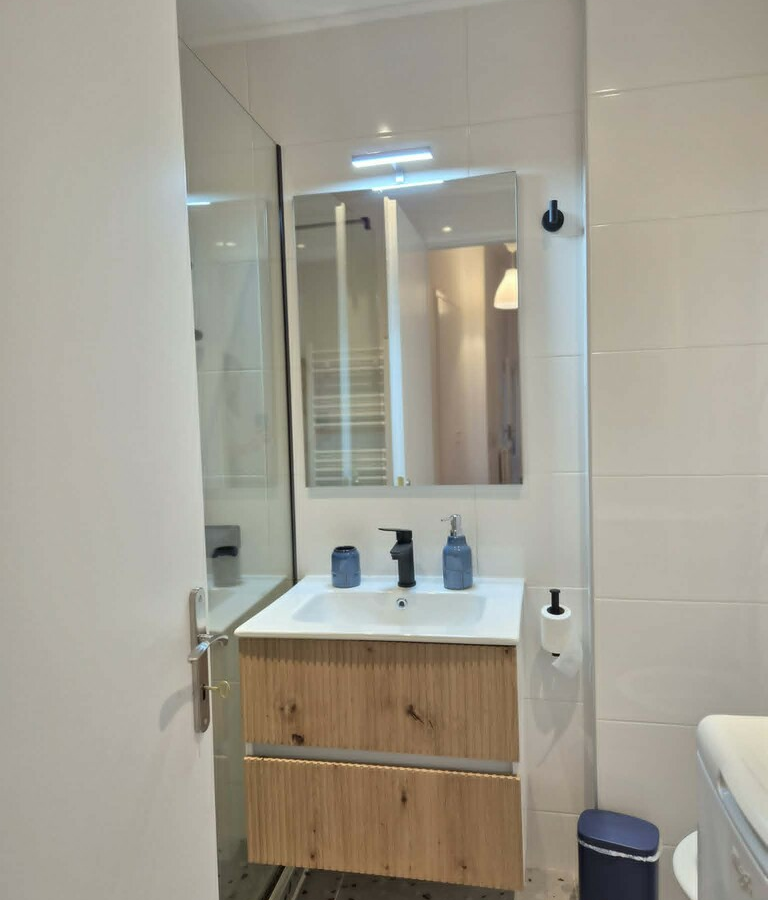 Flat 65 M2 In Kipseli, Greece