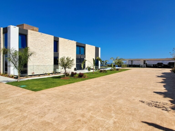 Villa 420 M2 In Akrotiri, Greece