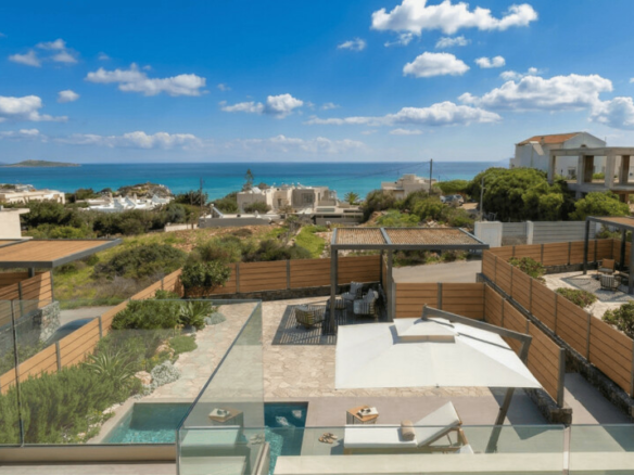 2-bedroom Villa In Agios Nikolaos, Greece (80 M²)
