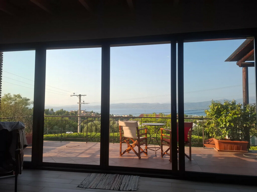2-bedroom Detached House In Com. Skalas Oropou, Greece (165 M²)