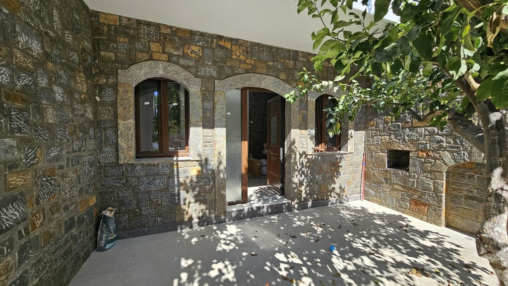 2-bedroom Flat In Mallia, Greece (70 M²)