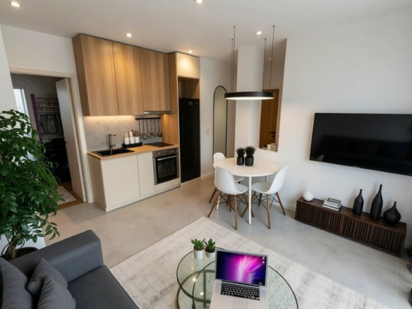 Flat 43 M2 In Toumpa, Greece