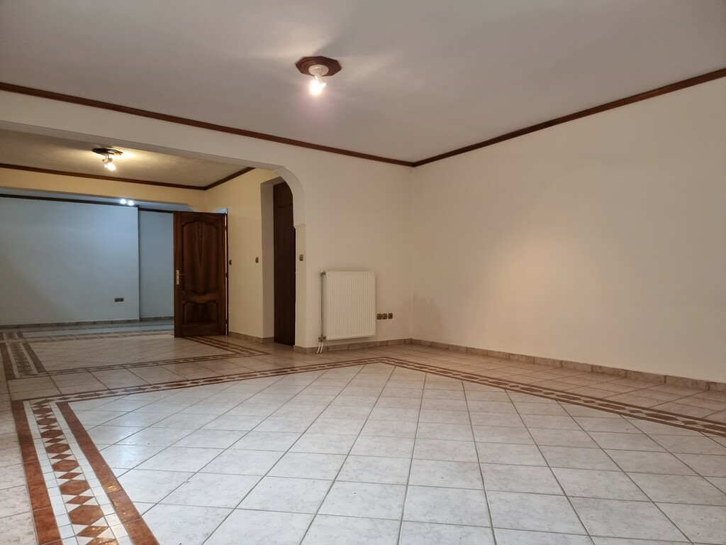 3-bedroom Maisonette In Panorama, Greece (271 M²)