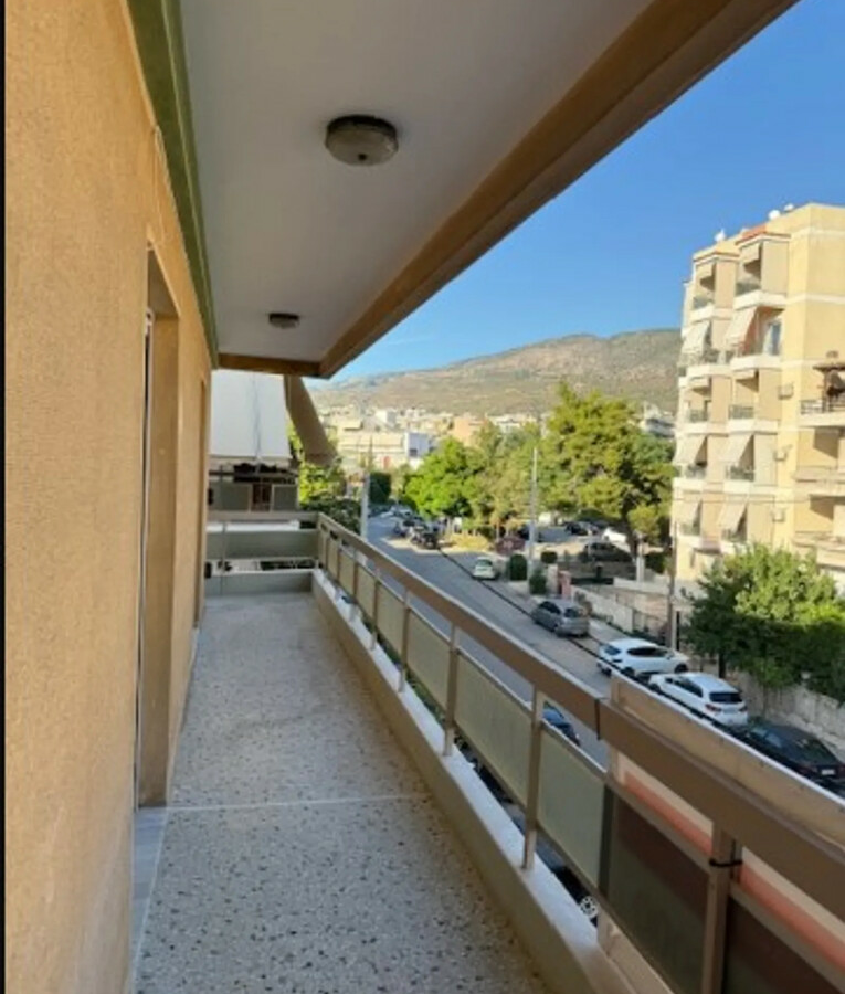 Flat 98 M2 In Alimos, Greece