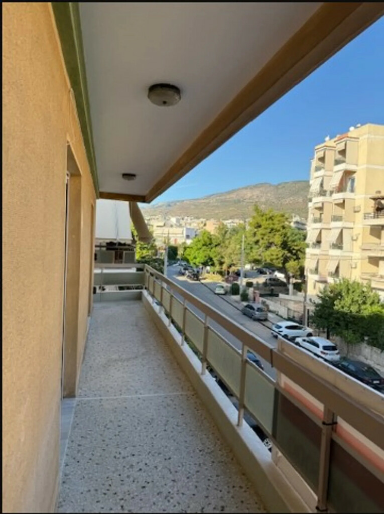 Flat 98 M2 In Alimos, Greece