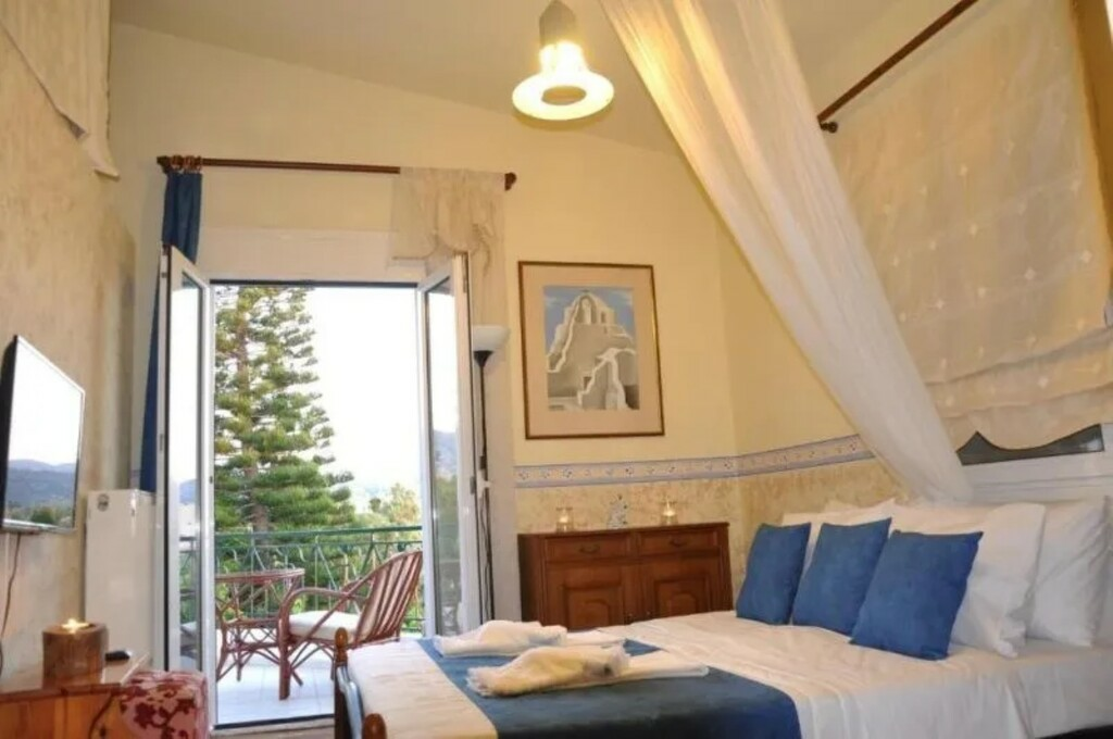 Detached House 415 M2 In Chersonisos, Greece
