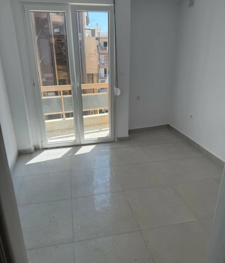 Flat 98 M2 In Alimos, Greece
