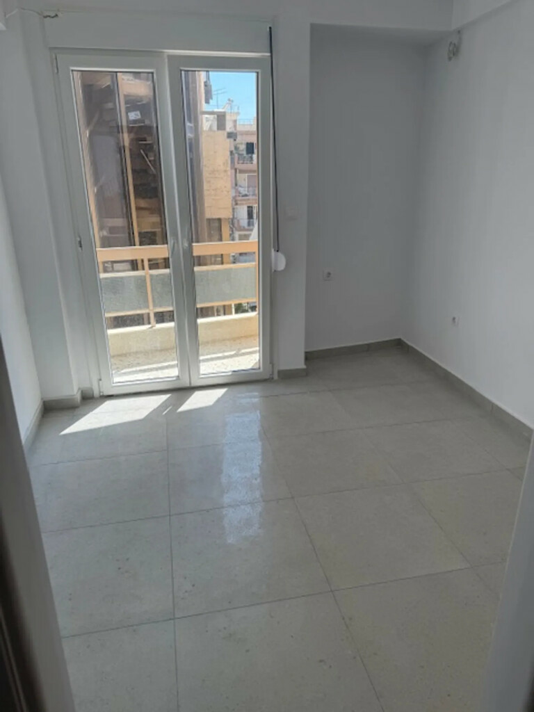 Flat 98 M2 In Alimos, Greece