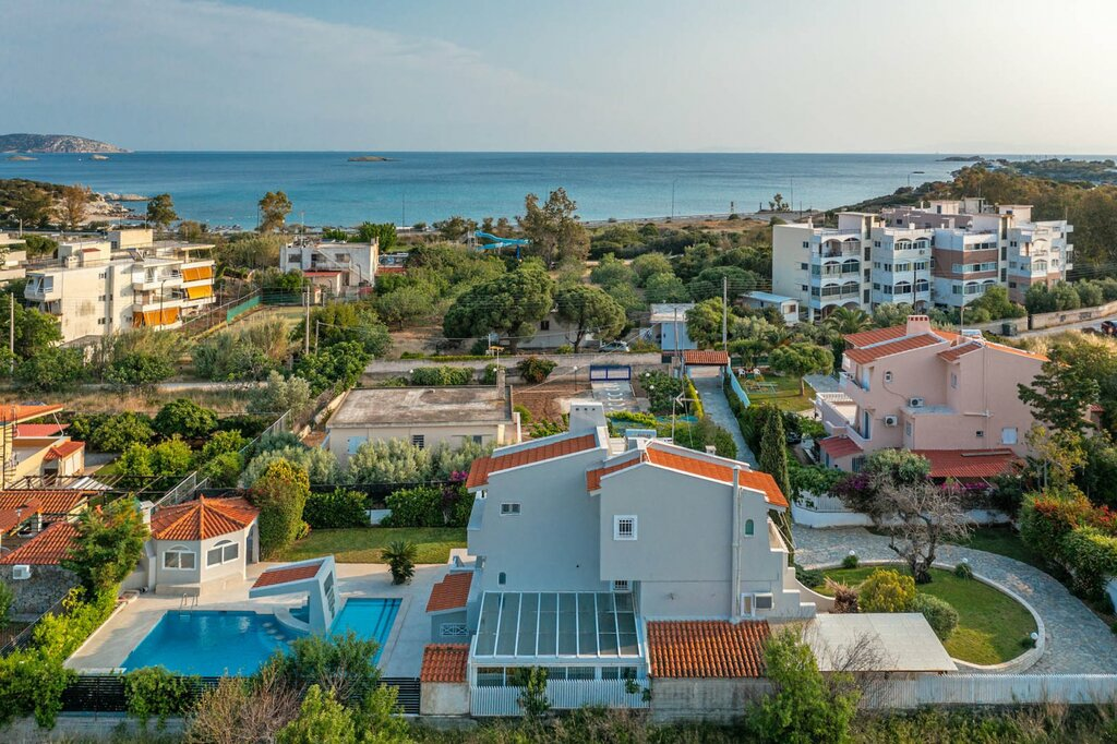Villa 310 M2 In Kalivia Thorikou, Greece